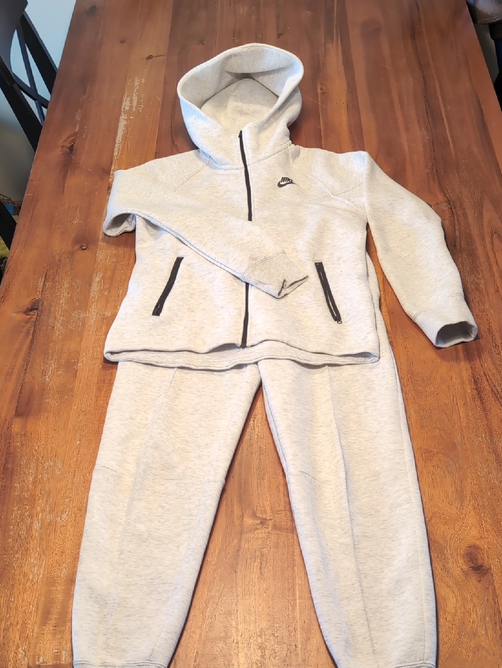Nike Light Heather Gray Hoodie and Sweatpants Set